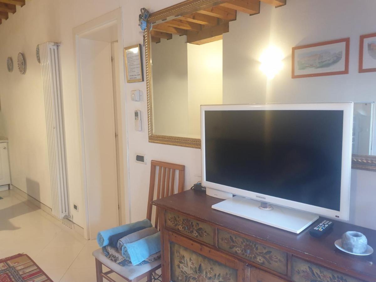 Beatiful modern flat Venice centre with private lounge green area relax Exterior foto